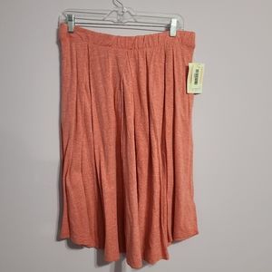 Soft knit skirt with pockets